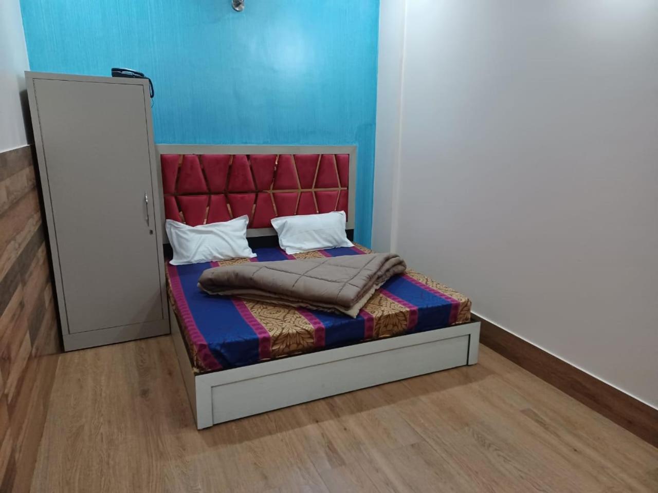 Paradise Home Stay Rāni Pokhri Eksteriør bilde