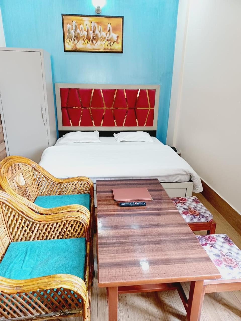 Paradise Home Stay Rāni Pokhri Eksteriør bilde